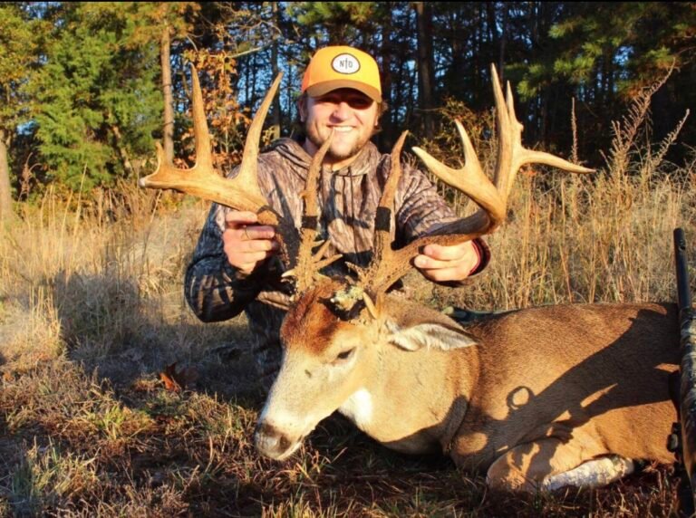 Hunt Trophy Whitetails in Star City